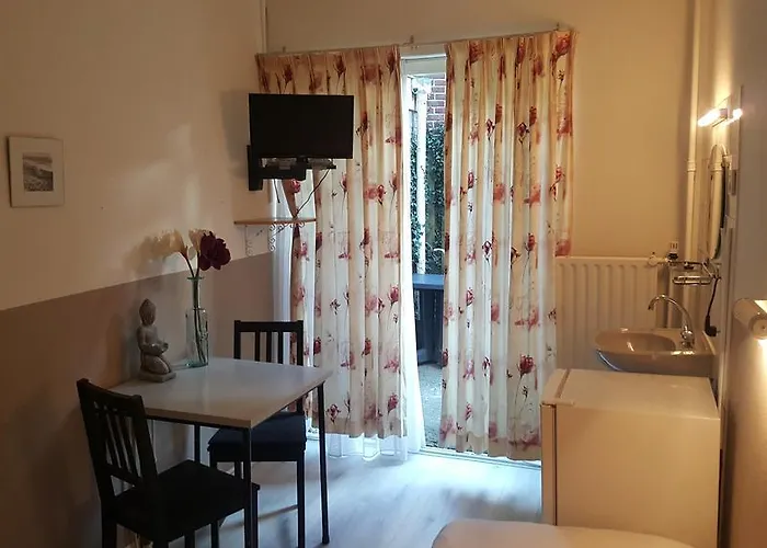 旅馆 Eden 赞德沃特