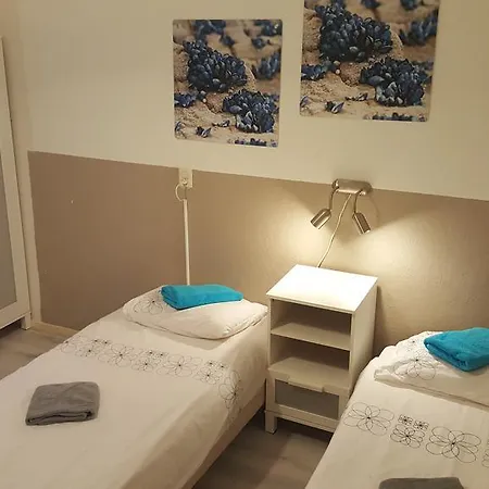 Hostel Eden *