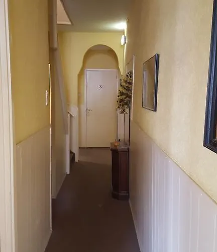 Eden Хостел Зандфорт