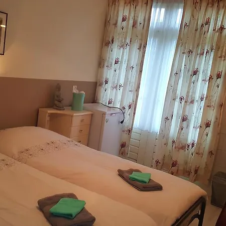 Hostel Eden *