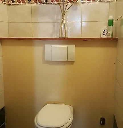Hostel Eden *