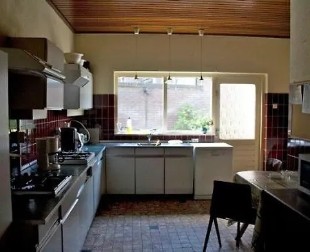 Eden Hostel *